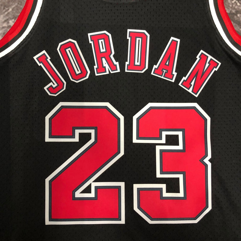 Regata Chicago Bulls Michael Jordan Preta 1997/98 - Hardwood Classics