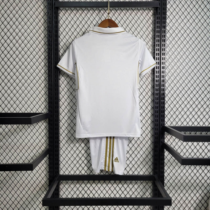 Conjunto Infantil Real Madrid Retrô 2011/12 - Unissex