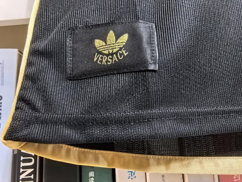 Camisa Exclusiva Arsenal x Versace 2024 - Masculina