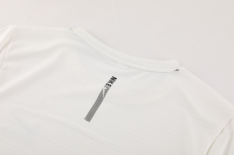 Camisa Esportiva Nike Dri-FIT - Feminina
