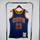 Regata Cleveland Cavaliers LeBron James 2015/16 Azul - Hardwood Classics