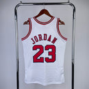 Regata Chicago Bulls Michael Jordan Branca 1997/98 - Hardwood Classics