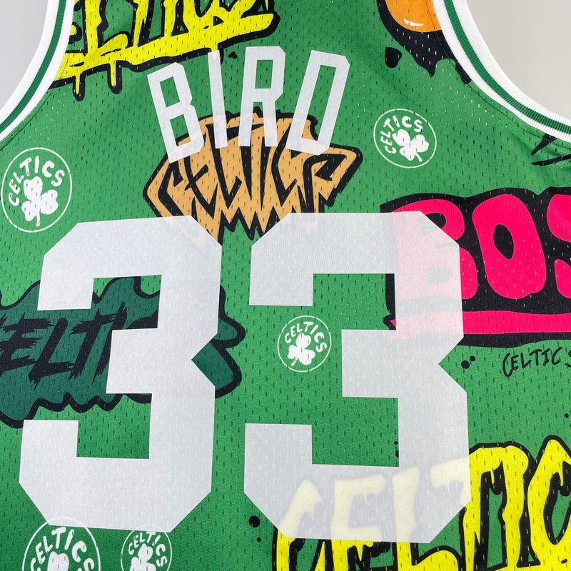 Regata Boston Celtics Slap Sticker Larry Bird Verde 1985/86 - Hardwood Classics