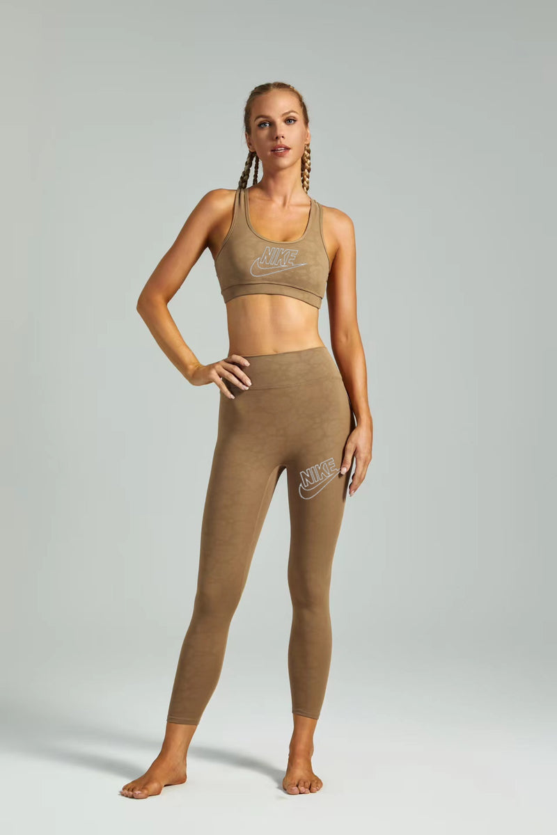 Conjunto Cropped e Calça NIKE - Feminino