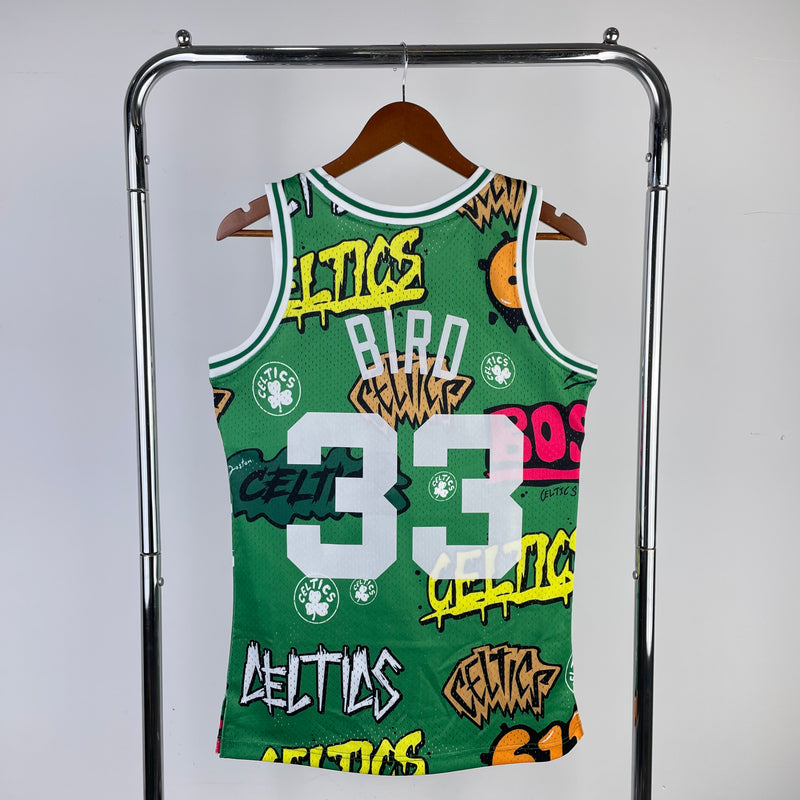 Regata Boston Celtics Slap Sticker Larry Bird Verde 1985/86 - Hardwood Classics