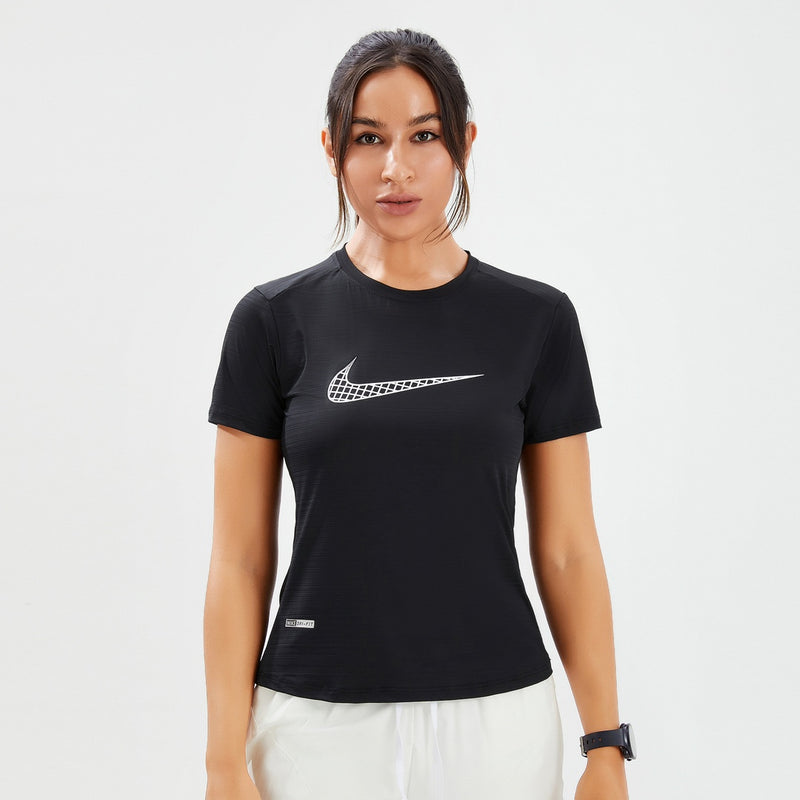 Camisa Esportiva Nike Dri-FIT - Feminina