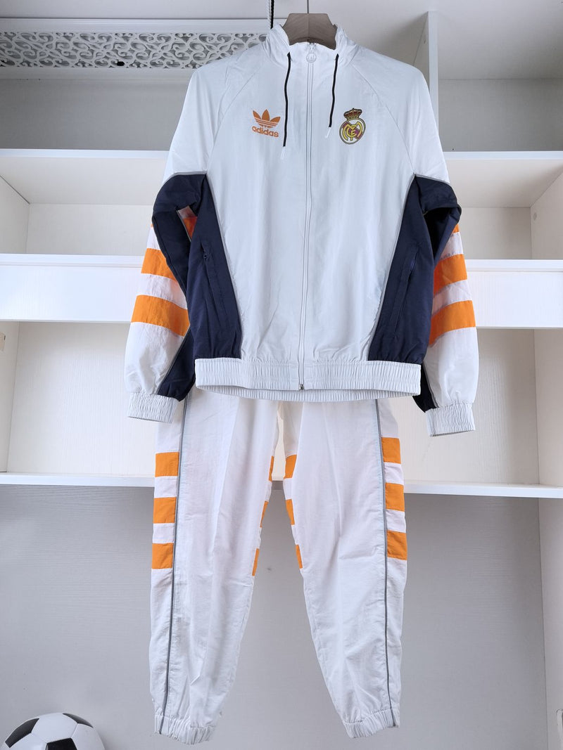 Conjunto Real Madrid Classic 2024 - Masculino