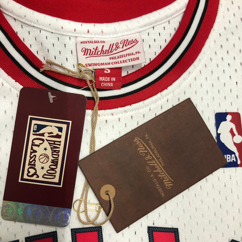 Regata Chicago Bulls Michael Jordan Branca 1997/98 - Hardwood Classics