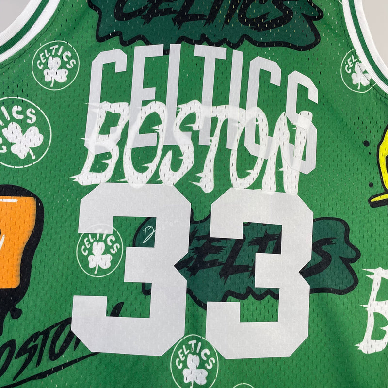 Regata Boston Celtics Slap Sticker Larry Bird Verde 1985/86 - Hardwood Classics