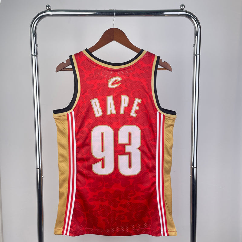 Regata BAPE x Mitchell & Ness Cavs Vermelha ABC Basketball Swingman 2003/04 - Hardwood Classics